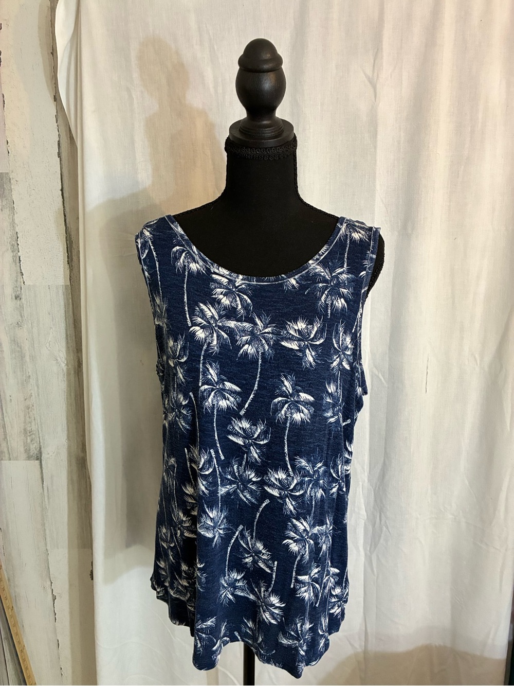 a.n.a Navy Palm-Print Sleeveless Tank